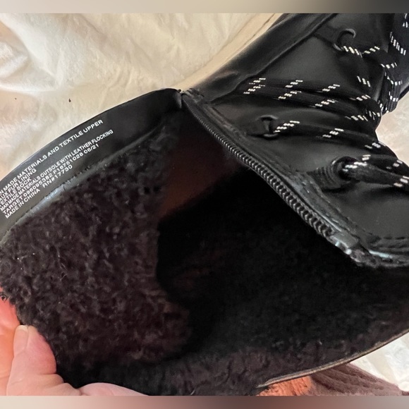 Universal Thread Lena Puff Collar Lace-Up Boots, Size 8.5 - Picture 6 of 6